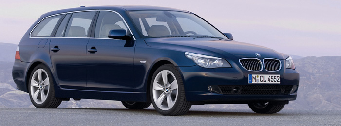 What is the difference between bmw 528xi and 535xi