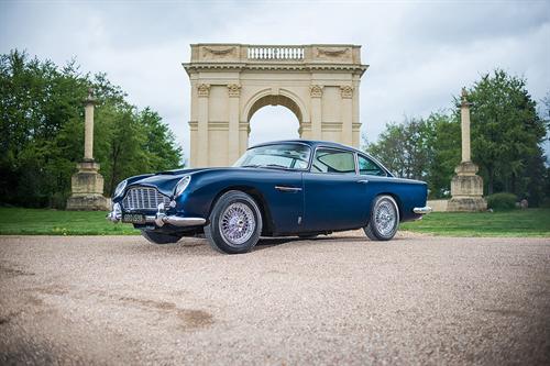 The car achieving the highest price on the day was a stunning 1965 Aston Martin DB5 fetching £373,750. 
