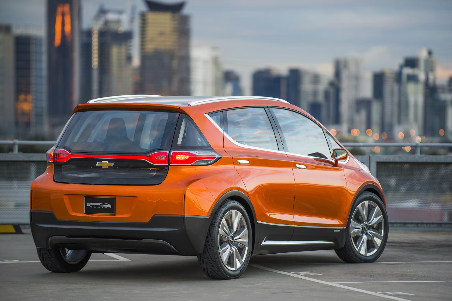 2015-Chevrolet-BoltEV-Concept-exterior-002