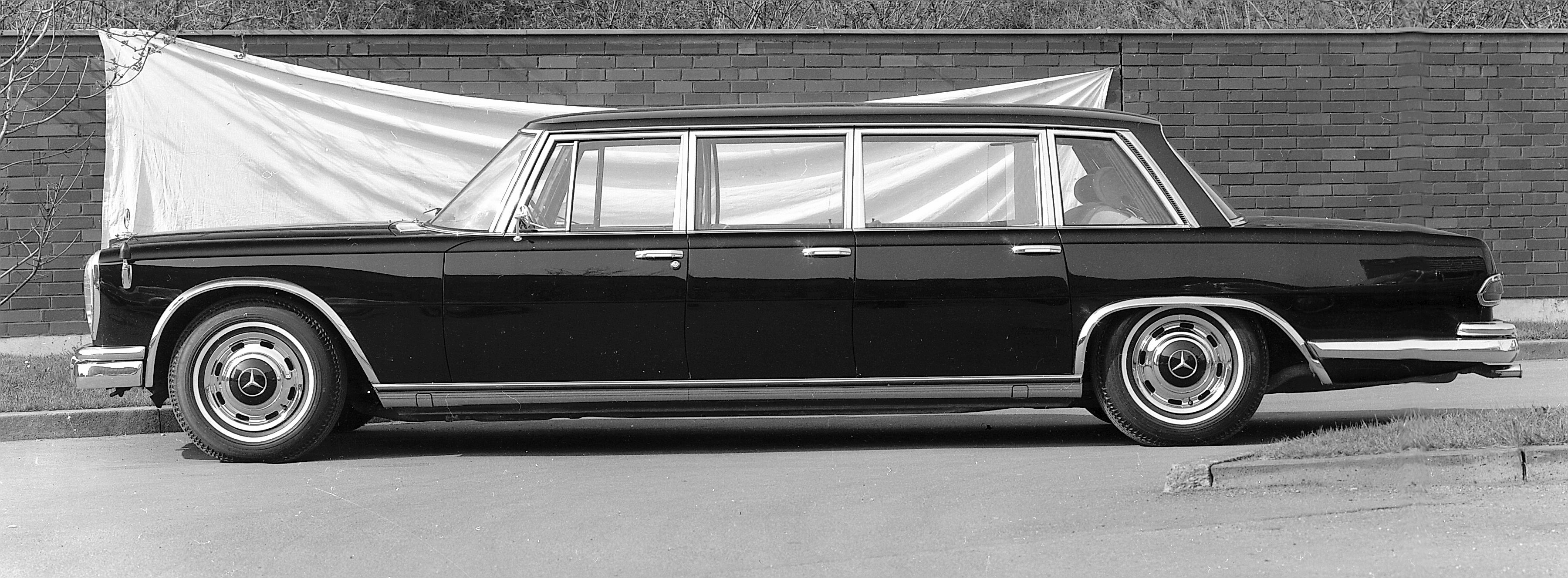 1964 Mercedes-Benz 600 Pullman Limousine