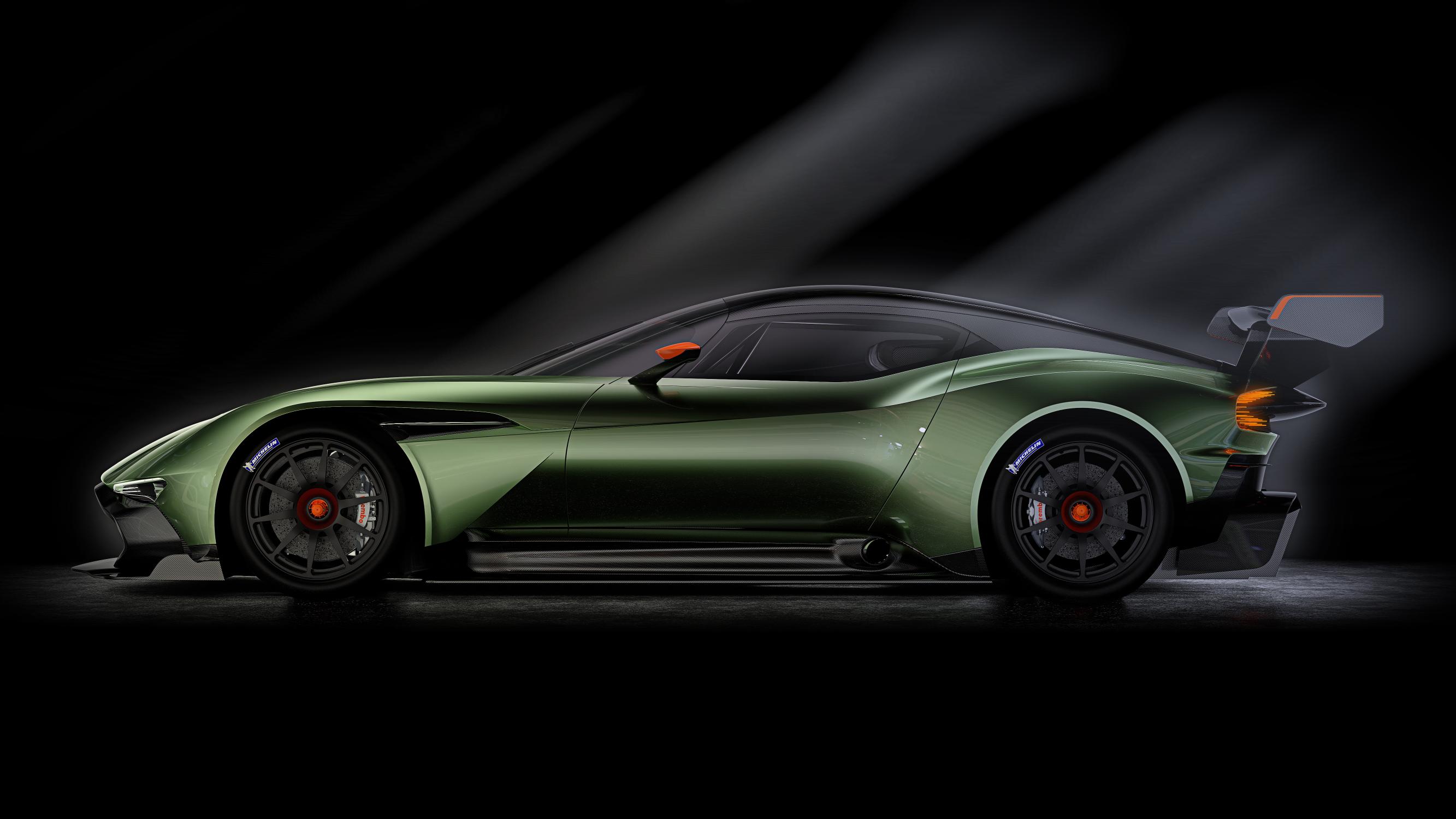 Aston Martin Vulcan_03