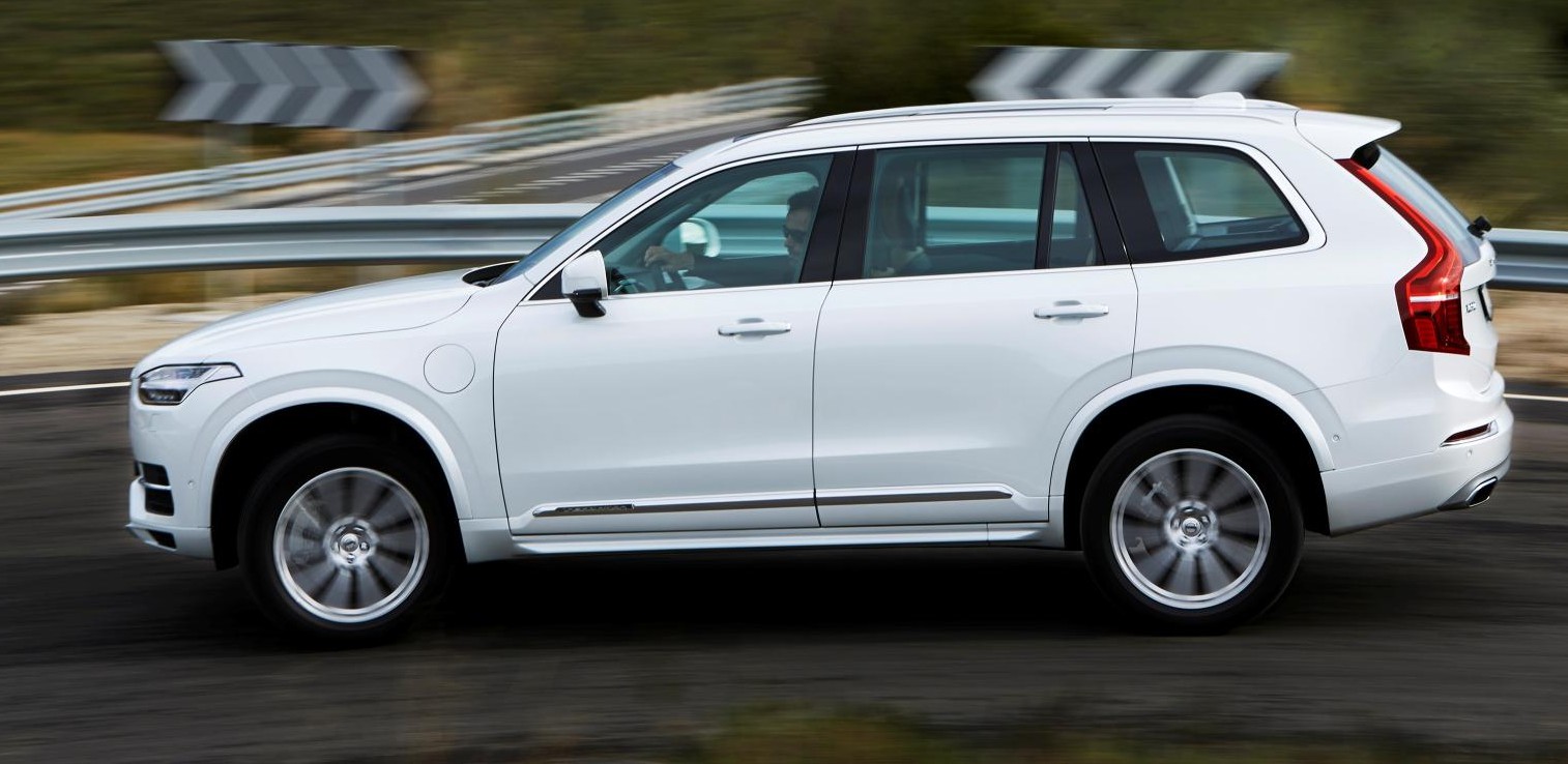 157811_The_new_Volvo_XC90_T8_Twin_Engine_petrol_plug_in_hybrid_driven_in_Tarragona