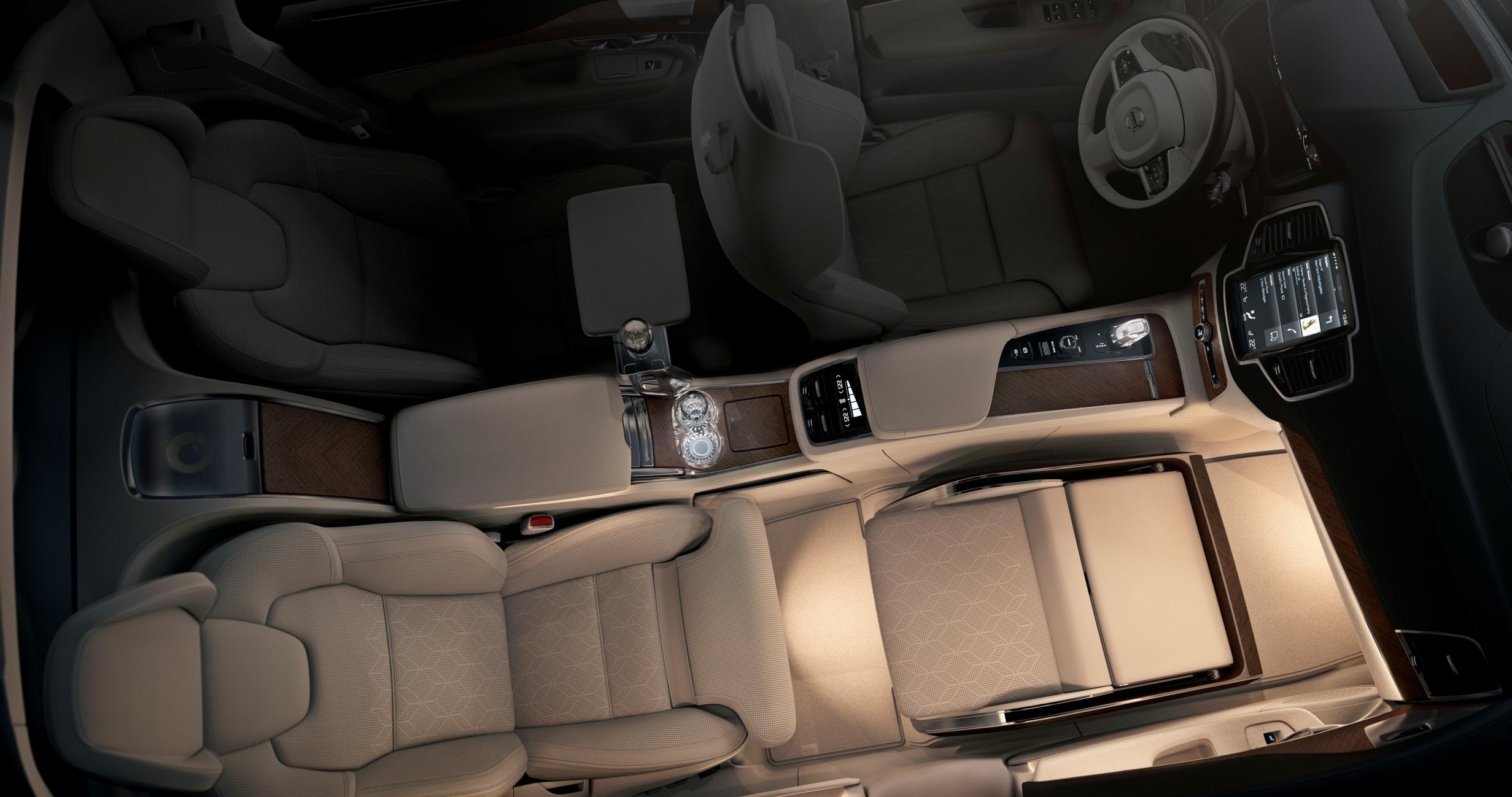 161630_Volvo_XC90_Excellence_Lounge_Console