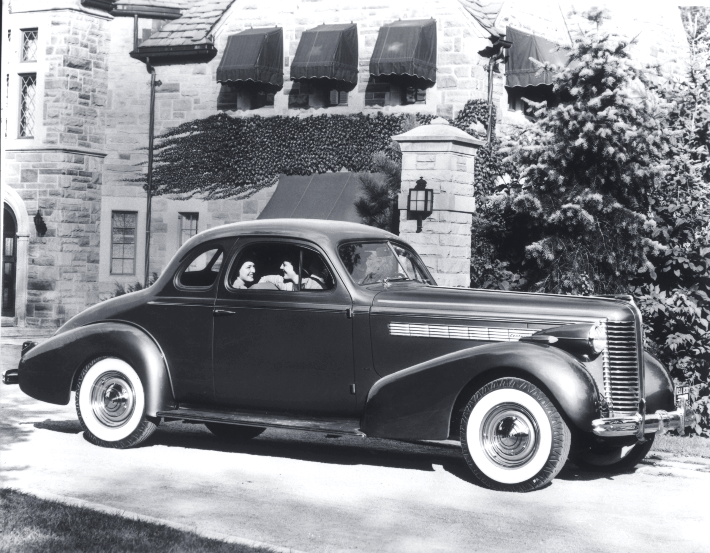 The “Dynaflash 8” engine in the 1938 Buick Century enabled it to push past the “century” mark, topping out at 103 mph.
