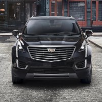 2017-Cadillac-XT5-002