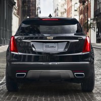 2017-Cadillac-XT5-003
