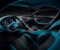 17_Bugatti-Divo_driver