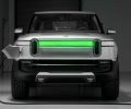 2018_11_E.-Rivian_R1T_Front_Charge_Indicator